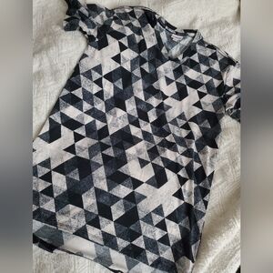 Lularoe Liv T-Shirt in Black and Off-White Geometric Design